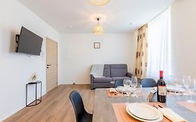 Ereva Seaside 2 Bedroom Duplex Modern Apartment